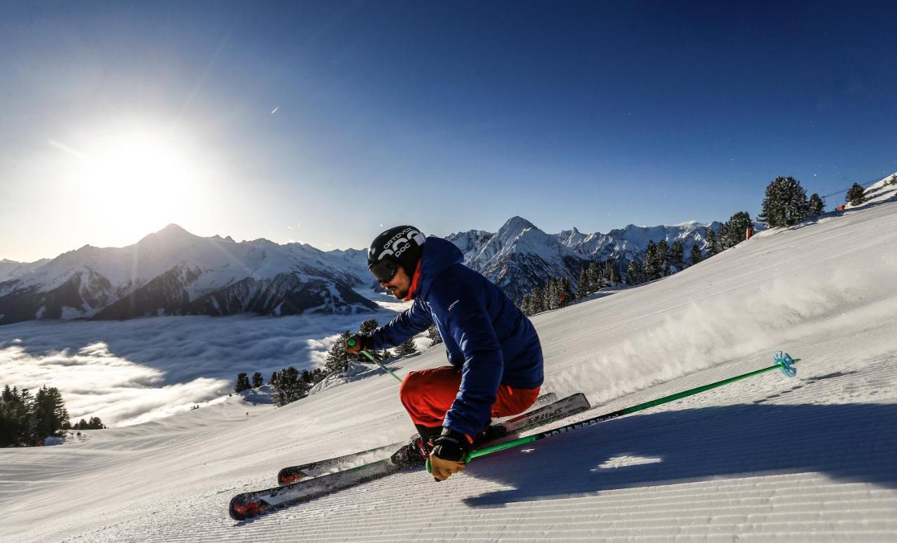 Apart Central - Premium Mountain&Garden Mayrhofen Buitenkant foto