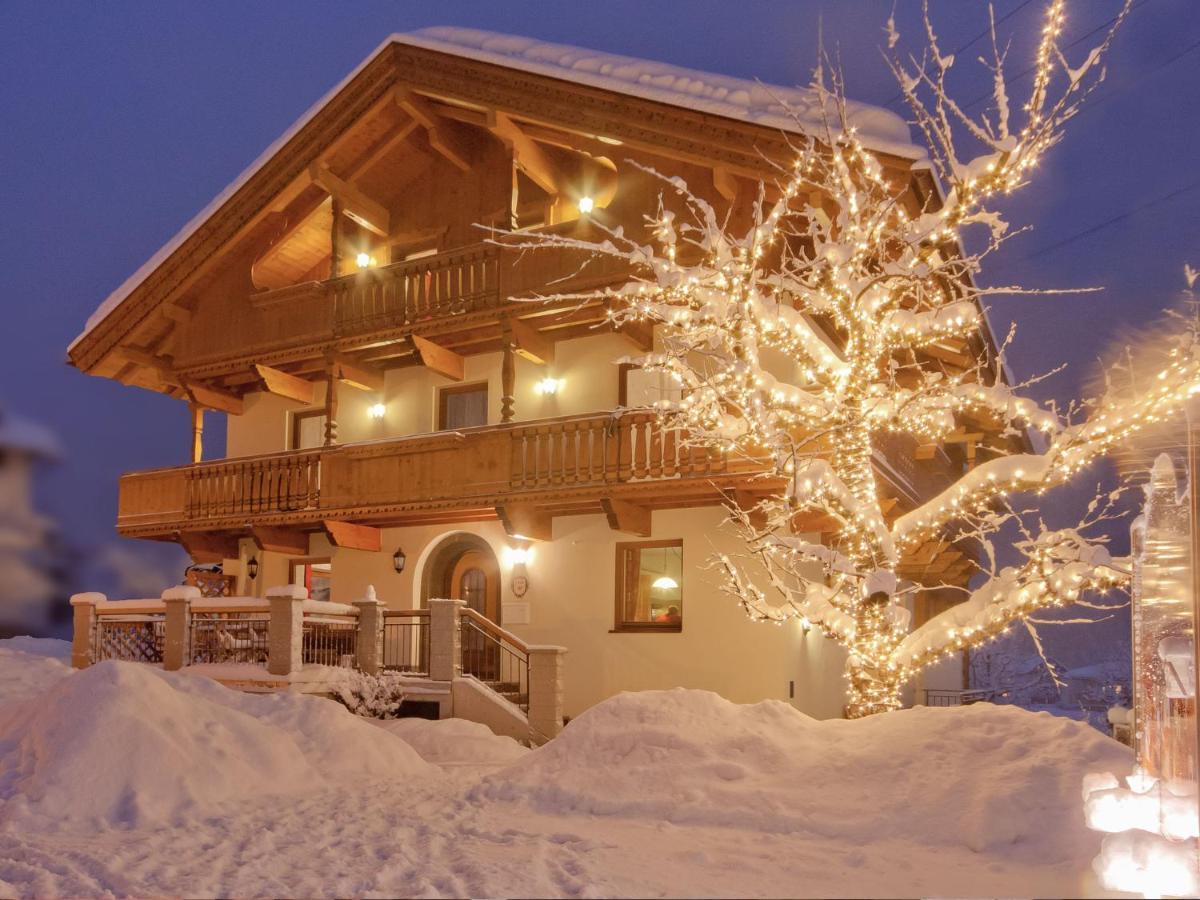 Apart Central - Premium Mountain&Garden Mayrhofen Buitenkant foto