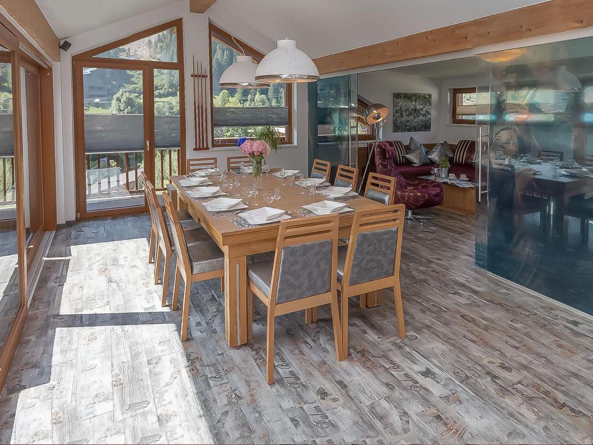 Apart Central - Premium Mountain&Garden Mayrhofen Buitenkant foto